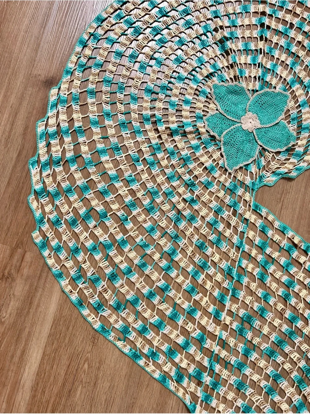 Vintage Hand Crochet S-Shape Serpentine Table Runner Boho Teal Cream 56x30